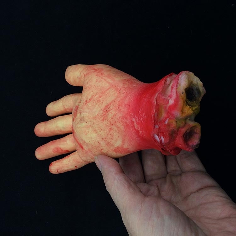 23cm Halloween Horror Props April Fool Day Party Prop Body Parts Decoration 5 Fingers Bloody Hand, Short Blood Hand
