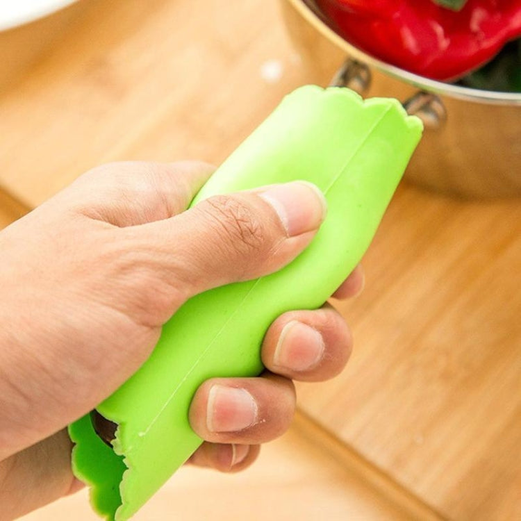2 PCS Kitchen Peeling Garlic Press Garlic Peeler Does Not Hurt the Hand Silicone Garlic Peeler, Green, Red, Blue