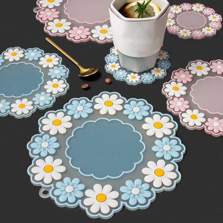 Household High Temperature Resistant Daisy Coasters Kitchen Tabletop Insulation Mat, Blue Small, Pink Large, Blue Large