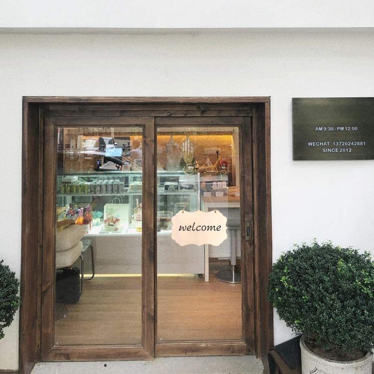 12-In-1 Wooden Hanging Sign Set With String DIY Ornaments, Handmade Craft Kits For Holiday Home Decor